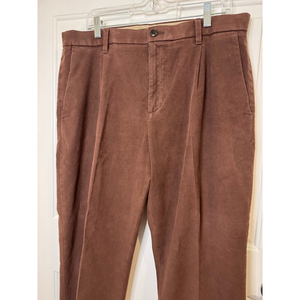 Banana Republic Men's Traveler Pleated Relaxed Moleskin Trousers Brown 36 Short - Picture 2 of 10
